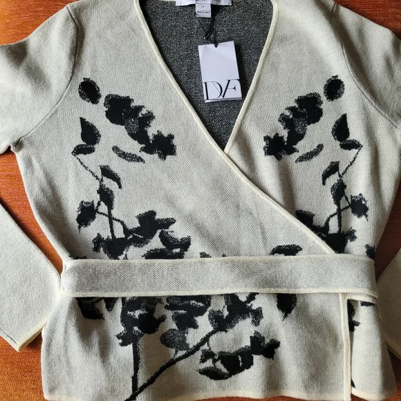 DVF Wrap Sweater - Picture 6 of 13